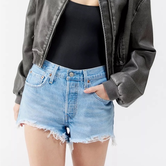 NWT Levi’s 501 Denim Shorts - Picture 6 of 7